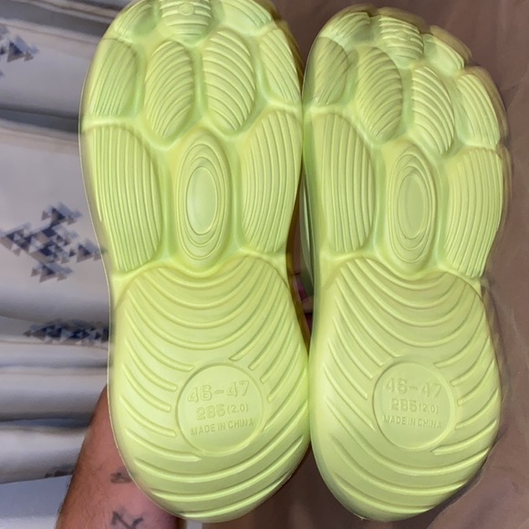 EVA Foam Future RNNR Foam Runner Highlighter Volt Mens Size 12-13 (46-47) New - Picture 13 of 14